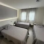 Tarres بيت ضيافة أنغولوس