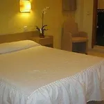 Tarres بيت ضيافة